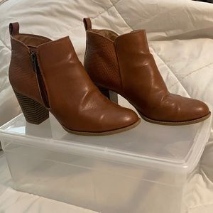“Euro Sofft” Tan Ankle Boots